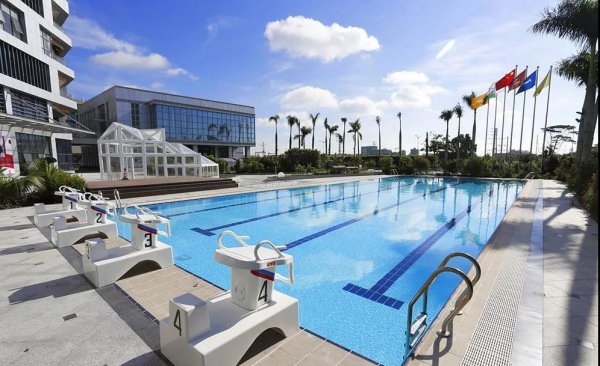 建一个游泳池需要多少钱