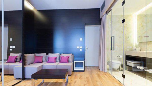 为什么酒店的浴室玻璃是透明或半透明的