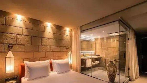 为什么酒店的浴室玻璃是透明或半透明的