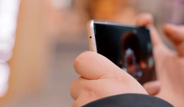 荣耀耐用还是小米耐用