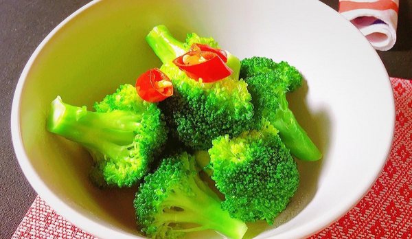 西兰花放冰箱变黄了还能吃吗