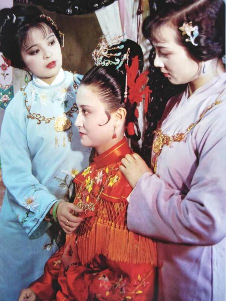 红楼梦迎春是谁的女儿