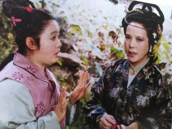 红楼梦迎春是谁的女儿