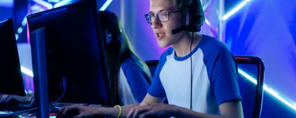 电脑玩游戏卡顿怎么办