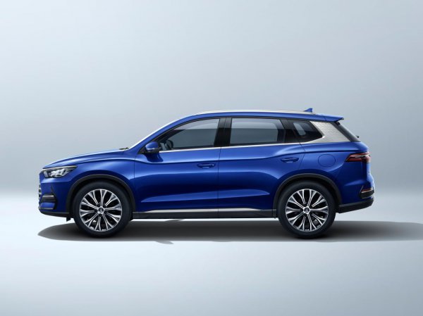 宋pro和宋plus哪个更值得买