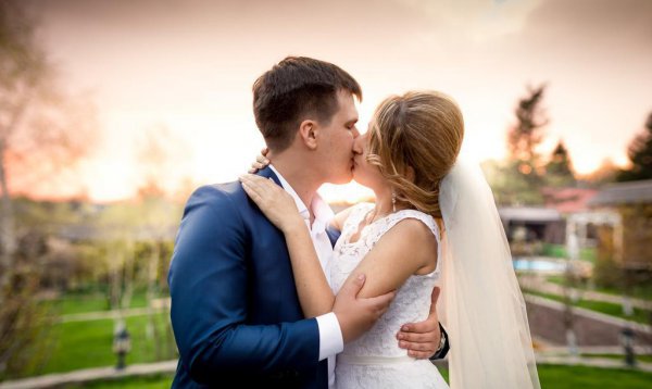 裸婚是什么意思