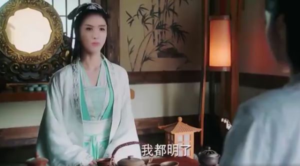 大闹高铁站的女演员是谁