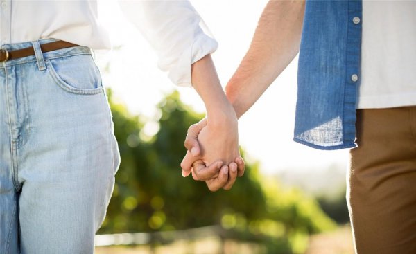 男人想带女人去旅行说明什么心理状态