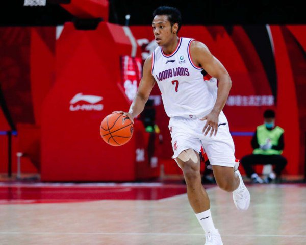 祝铭震是混血吗