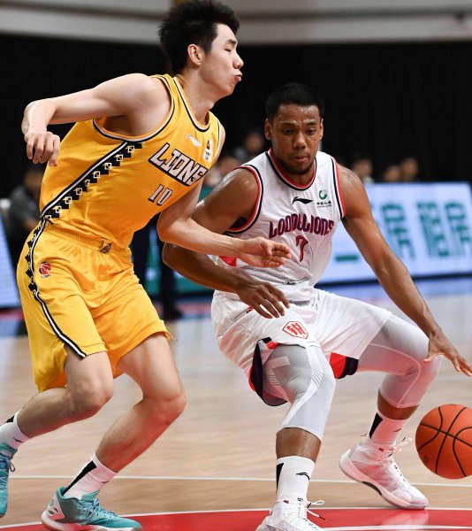 祝铭震是混血吗