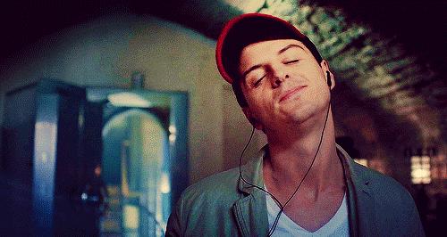 耳机可以戴一晚上吗