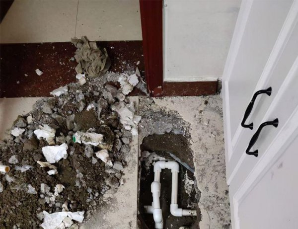 家里卫生间漏水不砸砖怎么处理及维修方法