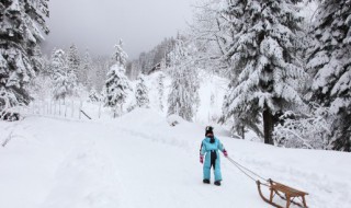 立冬玩雪句子 适合耍雪的句子