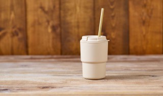 长期使用一个水杯可以吗 长期使用一次性水杯好吗