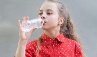 送父母杯子刻字什么词好 送父母杯子刻字哪些词好