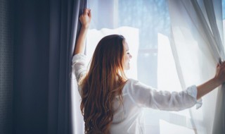 如何选择窗帘的颜色 选择窗帘的颜色方法