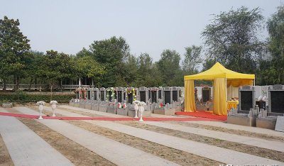 骨灰下葬时间几点钟最合适 下葬什么日子和时间更好