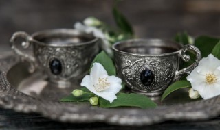 情侣水杯上适合刻什么字 情侣水杯上适合刻哪些字有意义