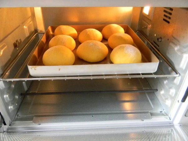 烤箱预热后直接开门吗