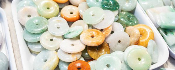 属猪戴什么玉挂件好