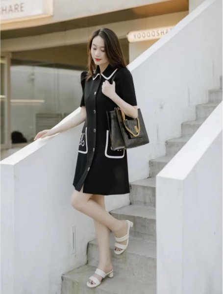 黑色连衣裙子配鞋子的图片