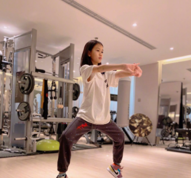 钟丽缇资产有多少钱