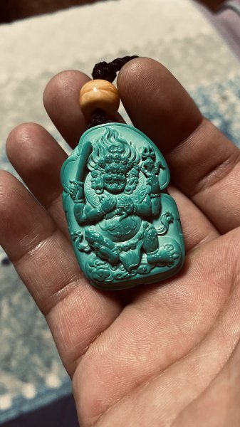 绿松石为什么带铁线的便宜