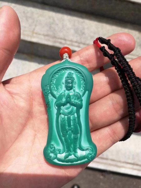 绿松石为什么带铁线的便宜