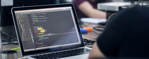 数字音频采样和量化过程所用的主要硬件是