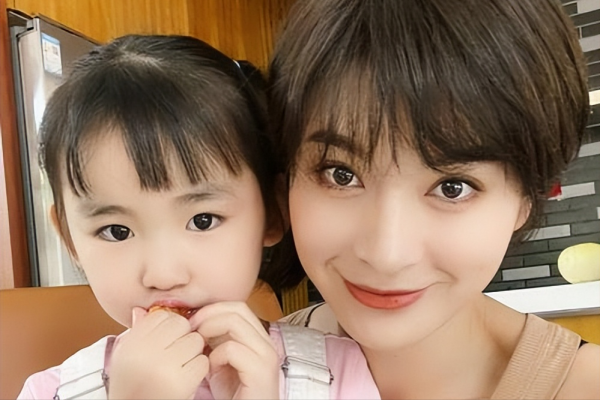 春日迟迟再出发李雅男蒋菲菲