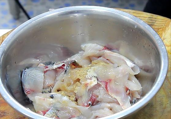 鲤鱼和草鱼哪个好吃