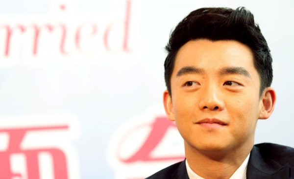 杨颖和郑恺之间的关系是怎么回事