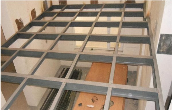 槽钢层对楼上还是楼下有影响