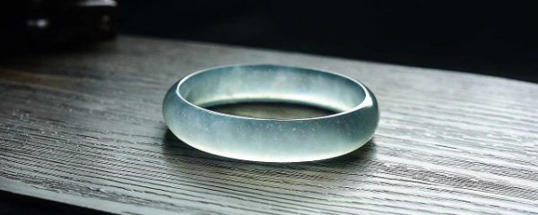 挑选玉镯应该注意事项