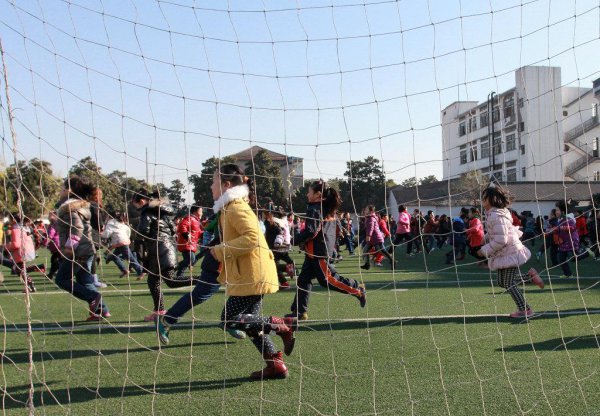 一到学校就抑郁回家就好了