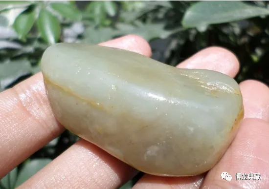 青白玉属于和田玉吗