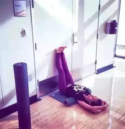 腿倒立90度靠在墙上有啥用