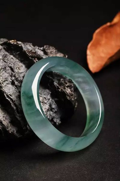 蓝纹玉手镯的功效与作用