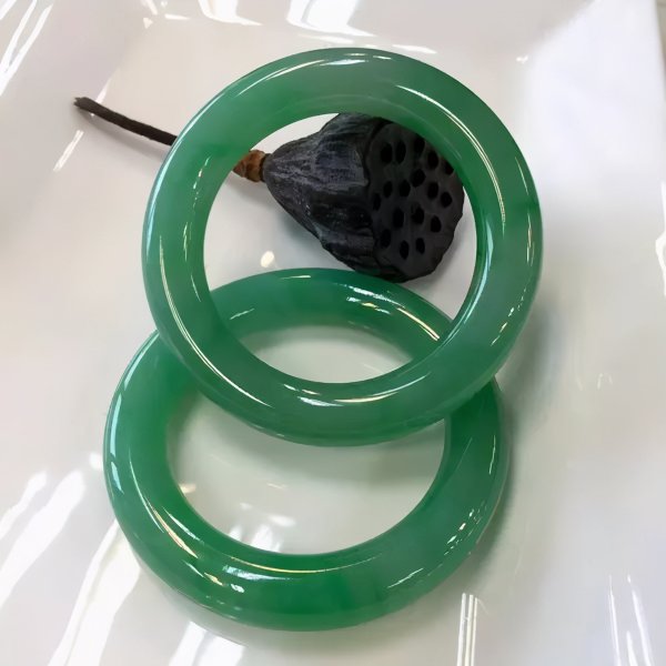 蓝纹玉手镯的功效与作用