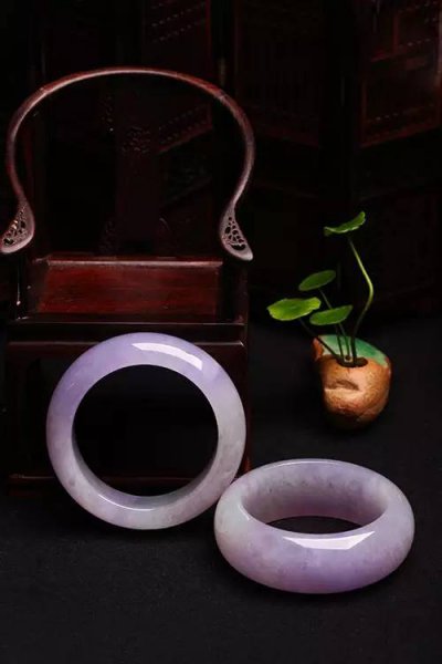 蓝纹玉手镯的功效与作用