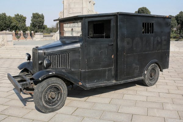 汽车漏油还能开吗