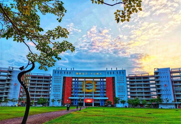 广东450分的公办大学有哪几所