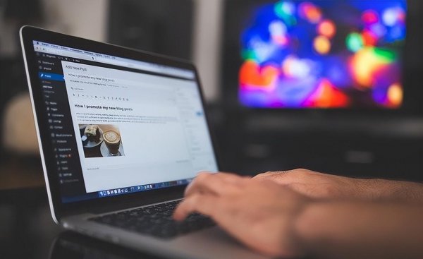 一边带娃一边赚钱的工作有哪些