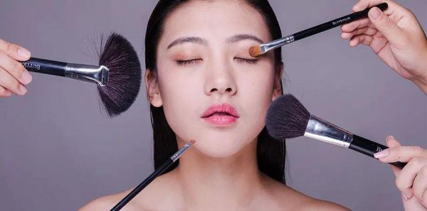 优雅的女人有什么特点