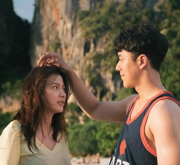 男朋友摸自己女朋友的头意味什么