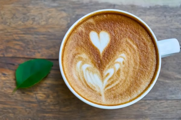 男人不联系但偷偷关注你