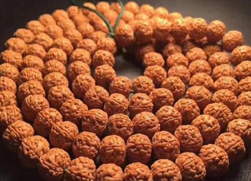 戴金刚菩提手串的好处与禁忌