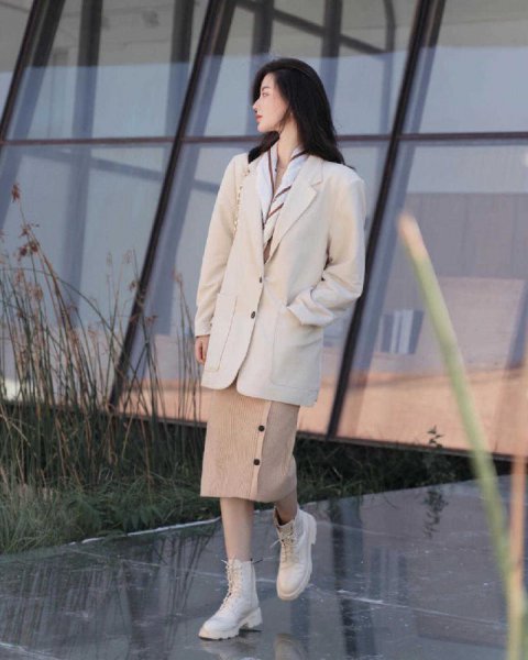 风衣搭配什么鞋子好看