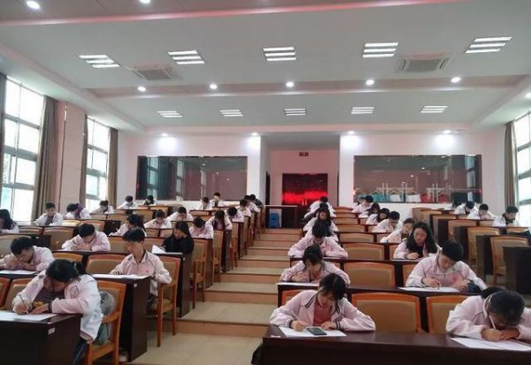 适合女孩子的职校专业