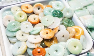 属猪戴什么玉挂件好 属猪佩戴什么吊坠好